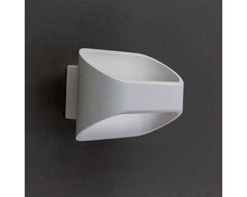 Настенный светодиодный светильник Citilux CL704070 Декарт-7 6Вт 3000К