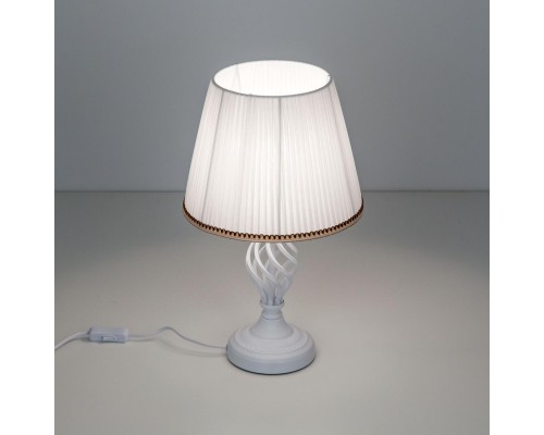 CL402800 Вена Белый Св-к Настольный