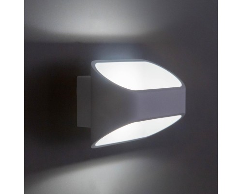 Настенный светодиодный светильник Citilux CL704070 Декарт-7 6Вт 3000К