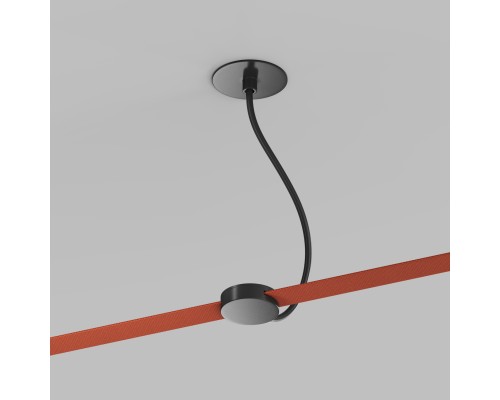 TR5514-BK Встраиваемое основание с возможностью подачи питания треку-ремню Belty, серия Base. Не вмещает блок питания. D65мм, монтажный D50мм, коннектор на проводе, L200-1500мм, IP20, черный, алюминий