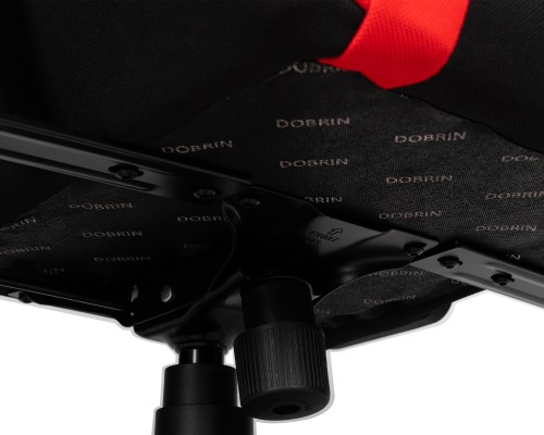 Кресло игровое DOBRIN DALLAS, черно-красная ткань