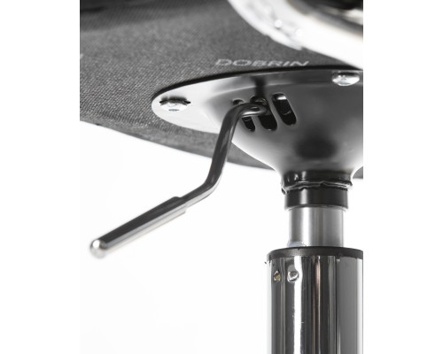 Офисное кресло для персонала DOBRIN TERRY, черный велюр (MJ9-101)