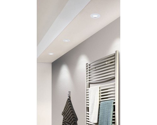 95817 Светодиодный встраиваемый светильник PINEDA, 1х4,9W(LED), ?78, IP44, пластик, белый