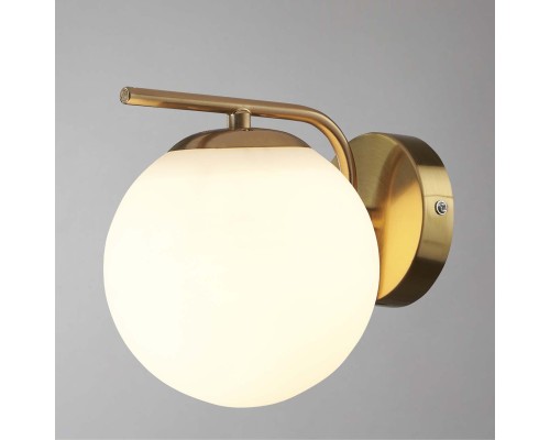 Настенный светильник Escada 1163/1 E27*60W Atique brass