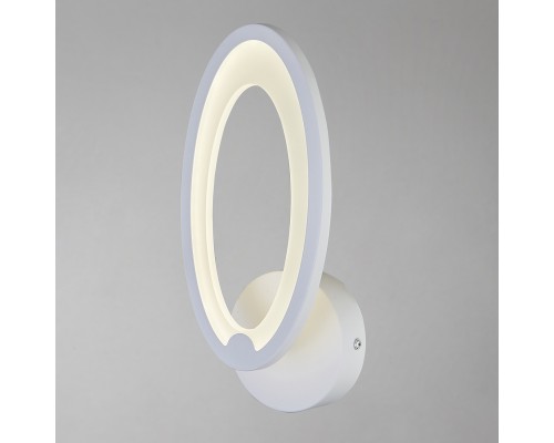 Настенный светильник Escada 10219/1 LED*9W White