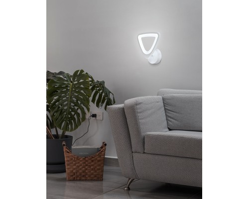 Настенный светильник Escada 10218/1 LED*17W White