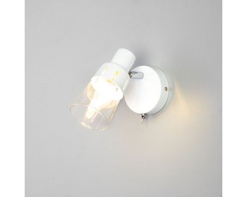 Настенный светильник с выключателем 20081/1 белый
