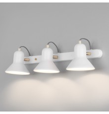 Настенный светильник с поворотными плафонами 20083/3 белый/золото