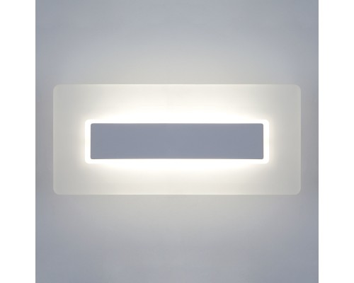 Настенный светодиодный светильник Elektrostandard 40132/1 LED белый 12W Square