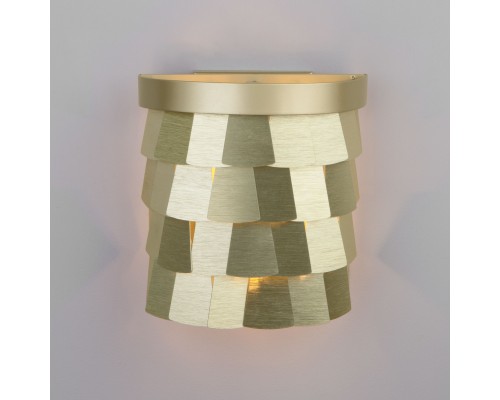 Настенный светильник с металлическим абажуром 317