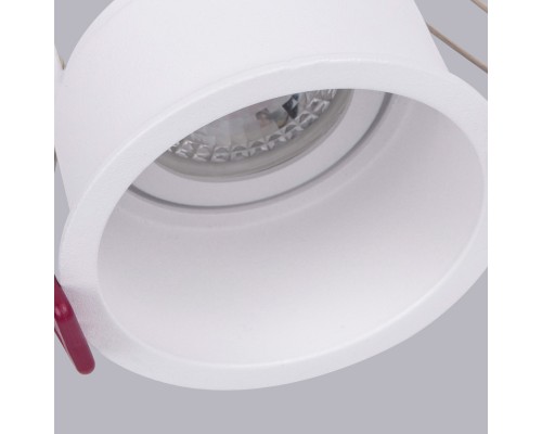 Врезной светильник Favourite 4532-1C Lamppu 1*GU10*35W, IP20 D80*H56, вр.от.D75мм