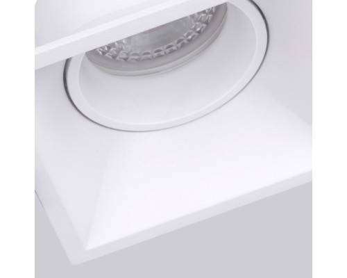 Врезной светильник Favourite 4521-1C Lamppu 1*GU10*35W, IP20 L90*W90*H45, вр.от.L80*W80мм