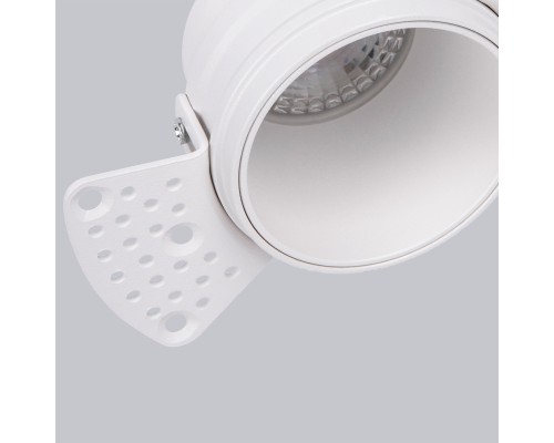 Врезной светильник под штукатурку Favourite 4526-1C Lamppu 1*GU10*35W, IP20 L63*H40, вр.от.D67мм