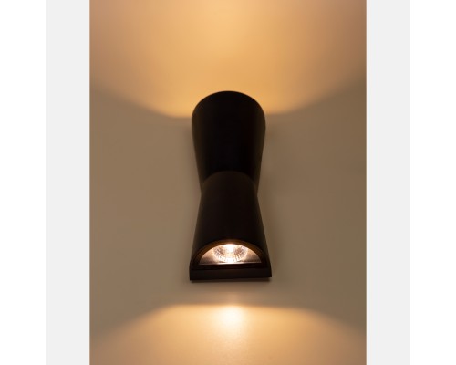 Уличный настенный светильник Favourite 2684-2W Longus 2*LED*7W, 1120LM, 3000K, IP54 D60*W90*H260мм