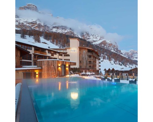 Светодиодная неоновая лента Feron LS651, 180SMD(2835)/m 14,4W/m 12V 5m IP68 3000К  с 2 заглушками, 2 заглушками c проводом, 10 креплениями в комплекте