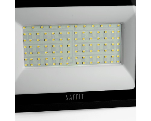 Светодиодный прожектор SAFFIT SFL90-100 IP65 100W 4000K черный