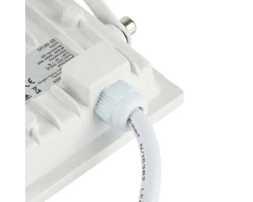 Светодиодный прожектор SAFFIT SFL90-20 IP65 20W 6400K белый