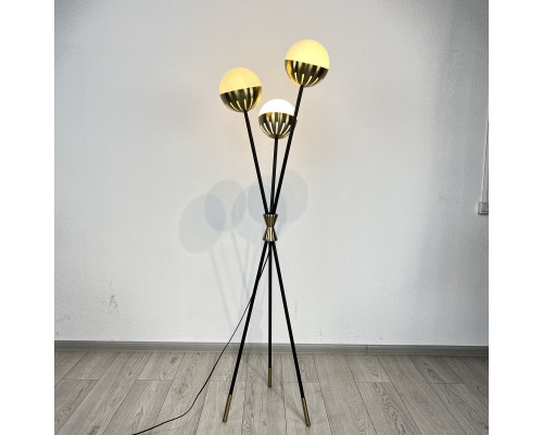 Торшер Caracas Tripod Floor Lamp