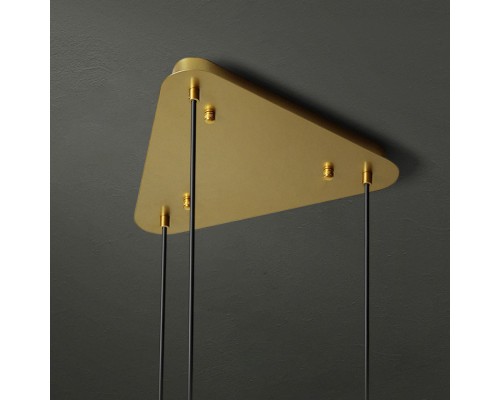 Потолочное крепление из металла треугольной формы CEILING MOUNT 7 white ImperiumLoft