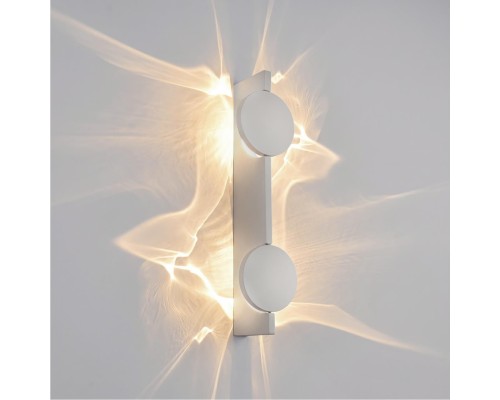 10452/2W White sand Настенный светильник LOFT IT Flame