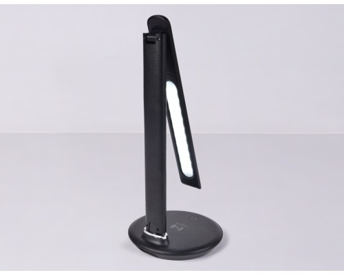 Светодиодная настольная лампа с беспроводной зарядкой Ambrella light Desk DE521
