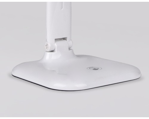 Светодиодная настольная лампа Ambrella light Desk DE500