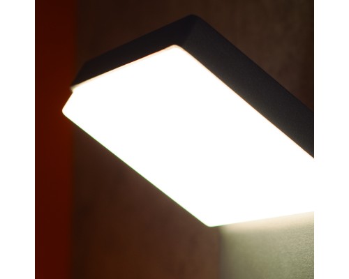 Настенный уличный светильник MANTRA ALPINE 7045