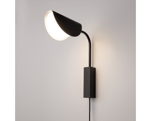 Настенный светильник (бра) Maytoni MOD126WL-01B