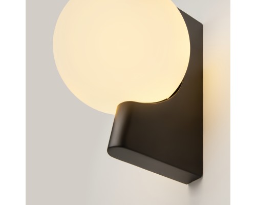 Настенный светильник (бра) Maytoni MOD324WL-01B