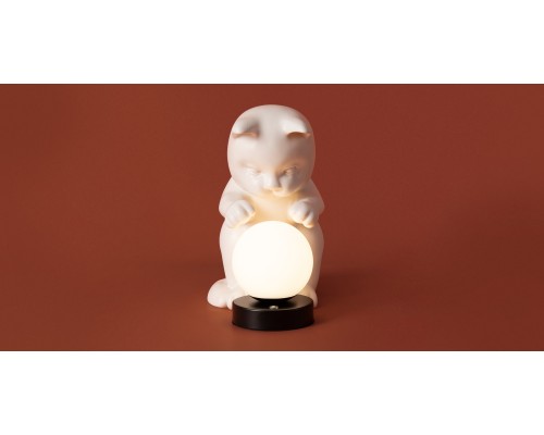 Настольный светильник Freya FR5607TL-01W