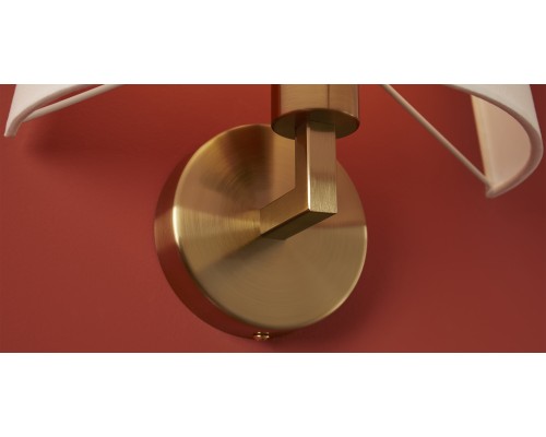 Настенный светильник (бра) Freya FR2042WL-01BS