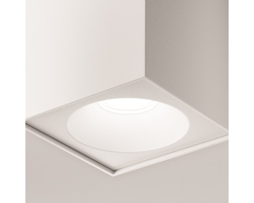 Потолочный светильник Technical C030CL-01W