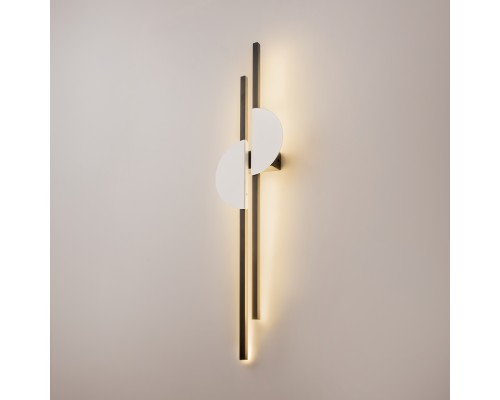 Настенный светильник (бра) Maytoni MOD179WL-L22W4K1