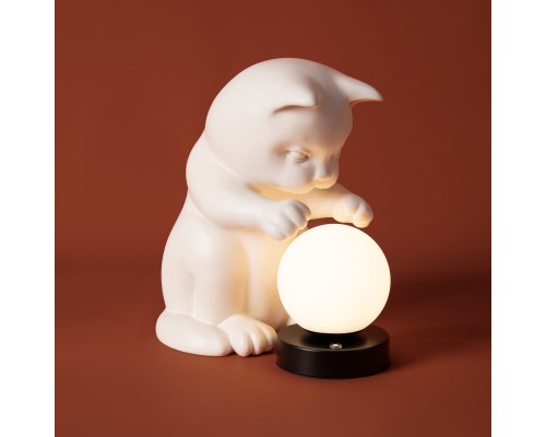 Настольный светильник Freya FR5607TL-01W