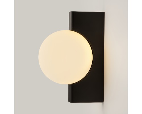 Настенный светильник (бра) Maytoni MOD324WL-01B