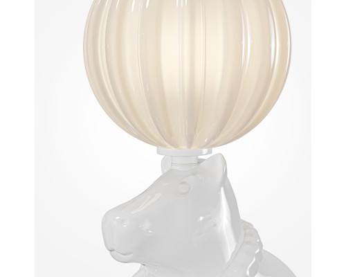 Настольный светильник Maytoni MOD477TL-L5W3K