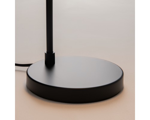 Настольный светильник Maytoni MOD070TL-L8B3K