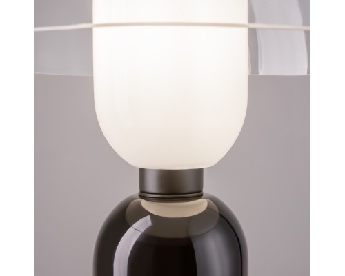 Настольный светильник Maytoni MOD177TL-01B