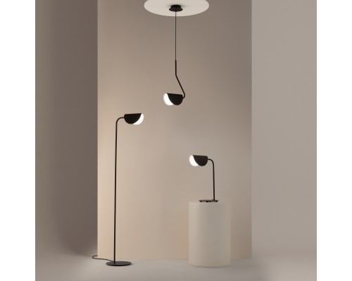 Настольный светильник Maytoni MOD126TL-01B