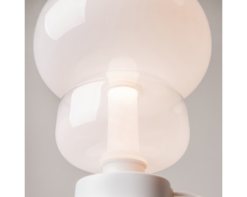 Настольный светильник Maytoni MOD364TL-L15W3K