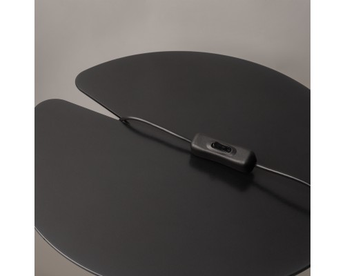 Настольный светильник Maytoni MOD282TL-L15G3K1