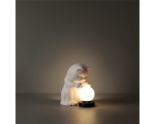 Настольный светильник Freya FR5607TL-01W