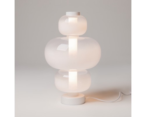 Настольный светильник Maytoni MOD364TL-L15W3K