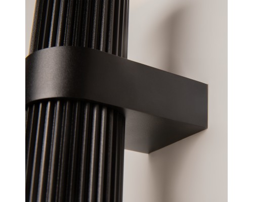 Настенный светильник (бра) Maytoni MOD326WL-02B