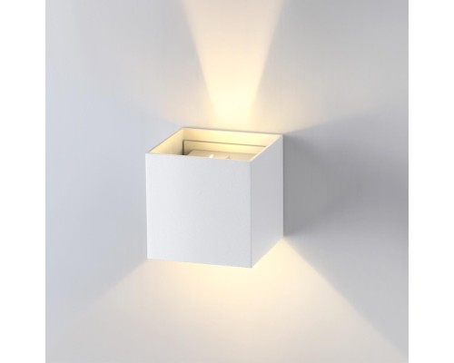 Уличный настенный светодиодный светильник Novotech Calle 357518 белый 6 Вт 220-240V IP54 3000К