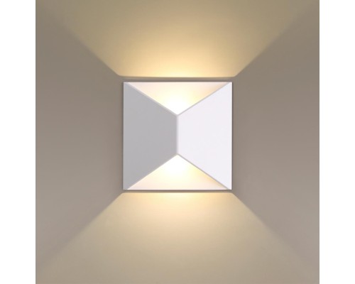 Накладной светодиодный светильник Odeon Light 3909/10WL Tibro белый LED 10 Вт 3500K