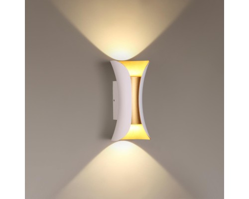 Настенный светильник Odeon Light 3886/6WG Krista белый/золотистый LED 6 Вт 4000K