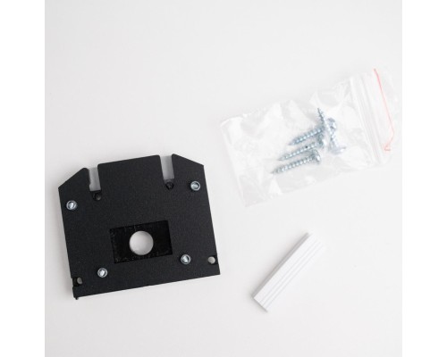 135131 NT21 032 черный Заглушка торцевая для арт 135129 FLUM