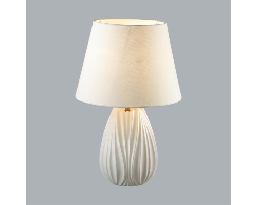 8121/1T COMFI LN25 375 белый, керамика/текстиль Настольная лампа E27 1*60W 220V SONA