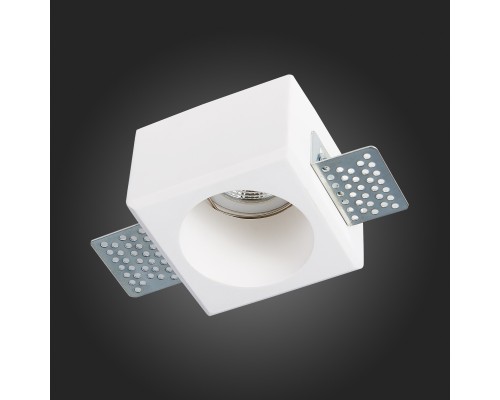 ST252.508.01 Св-к встр. из гипса Белый GU10 1*50W  IP20 L80xW80xH52 180-240V Без ламп Встраиваемые светильники